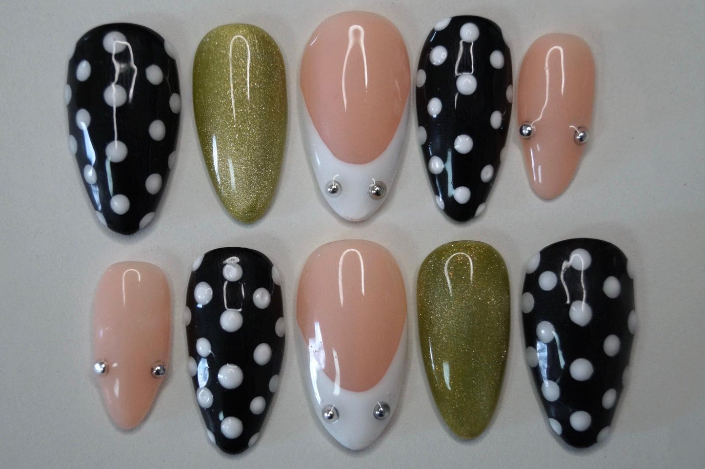 Polka Leaf Glow