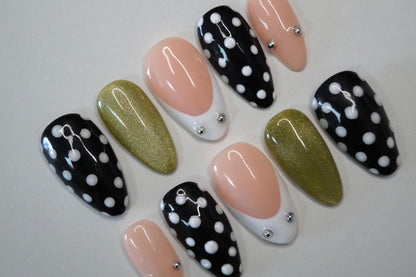 Polka Leaf Glow